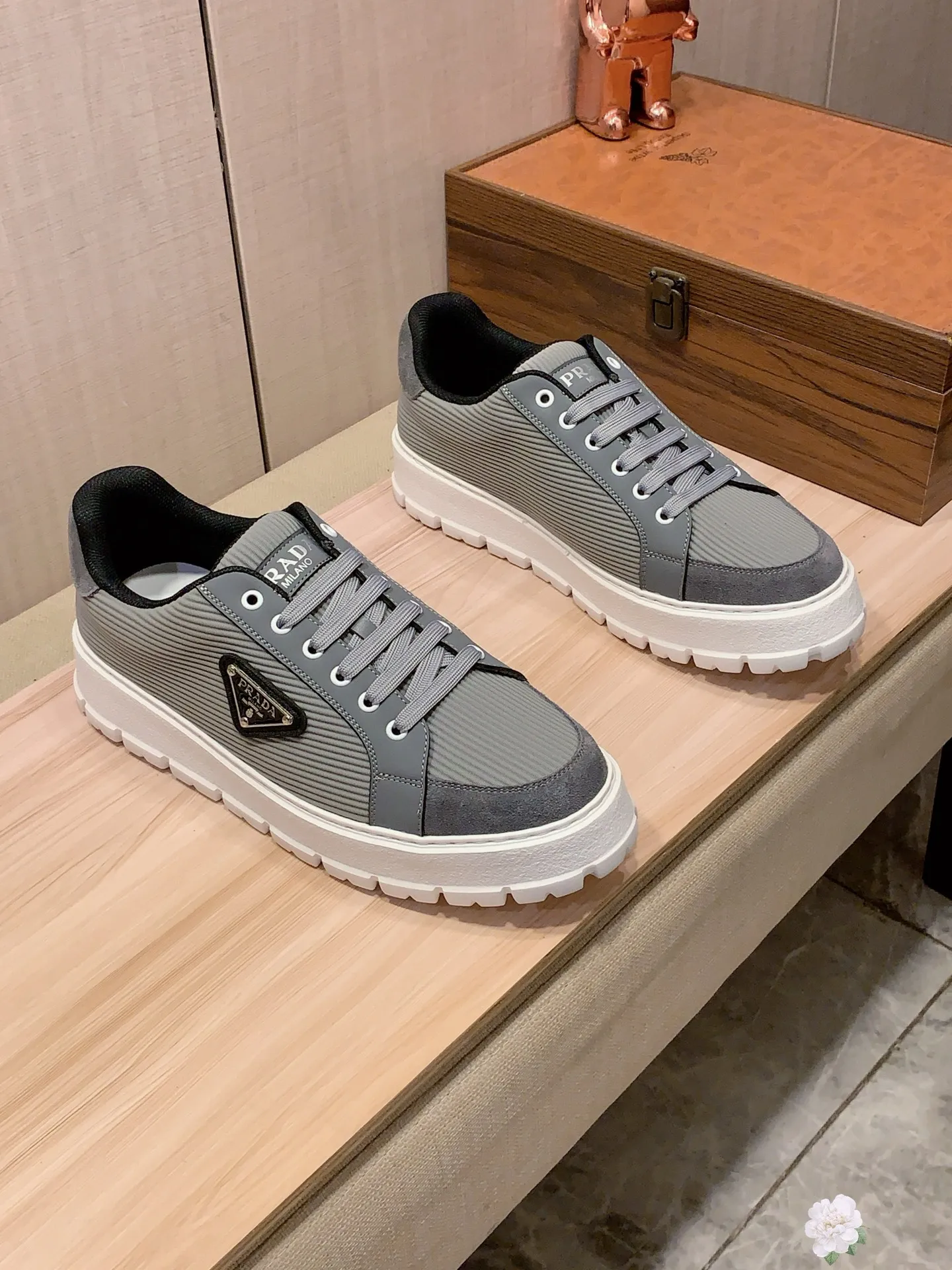 Men's Men's Shoes💰442💰💰🎩🎩[Lightning][Lightning] "PRADA*" The latest and most popular casual shoes, top brand [seduce] luxury ~ purchasing agency, top quality ~. [Strong] The upper is made of imported breathable and polished cowhide material ➕ Breathable sheepskin feet (•) with fine workmanship. Original stylish and stylish soft rubber wear-resistant and non-slip outsole, light and comfortable on the feet, the real thing looks better when photographed, 305: code: 38-44, 3️⃣ colors selected